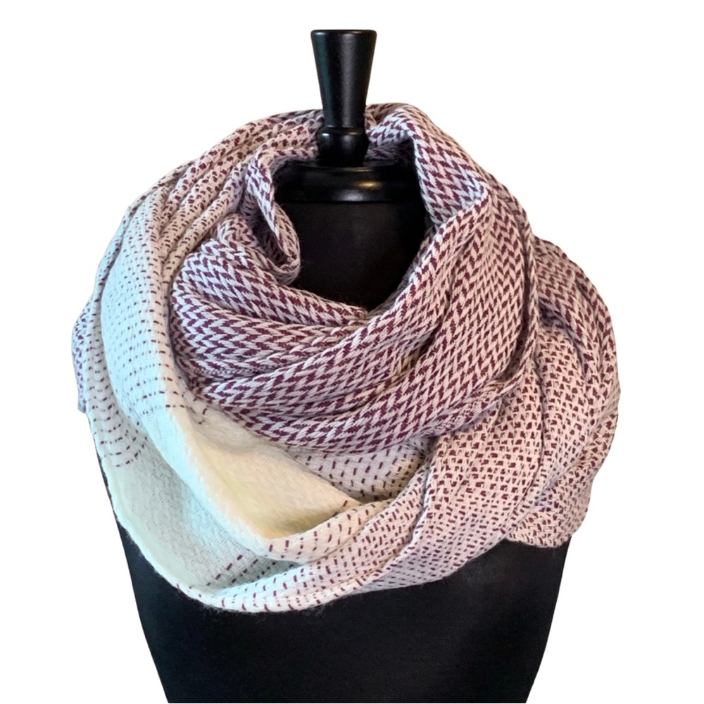 14TH & UNION Woven Infinity Scarf Purple White
